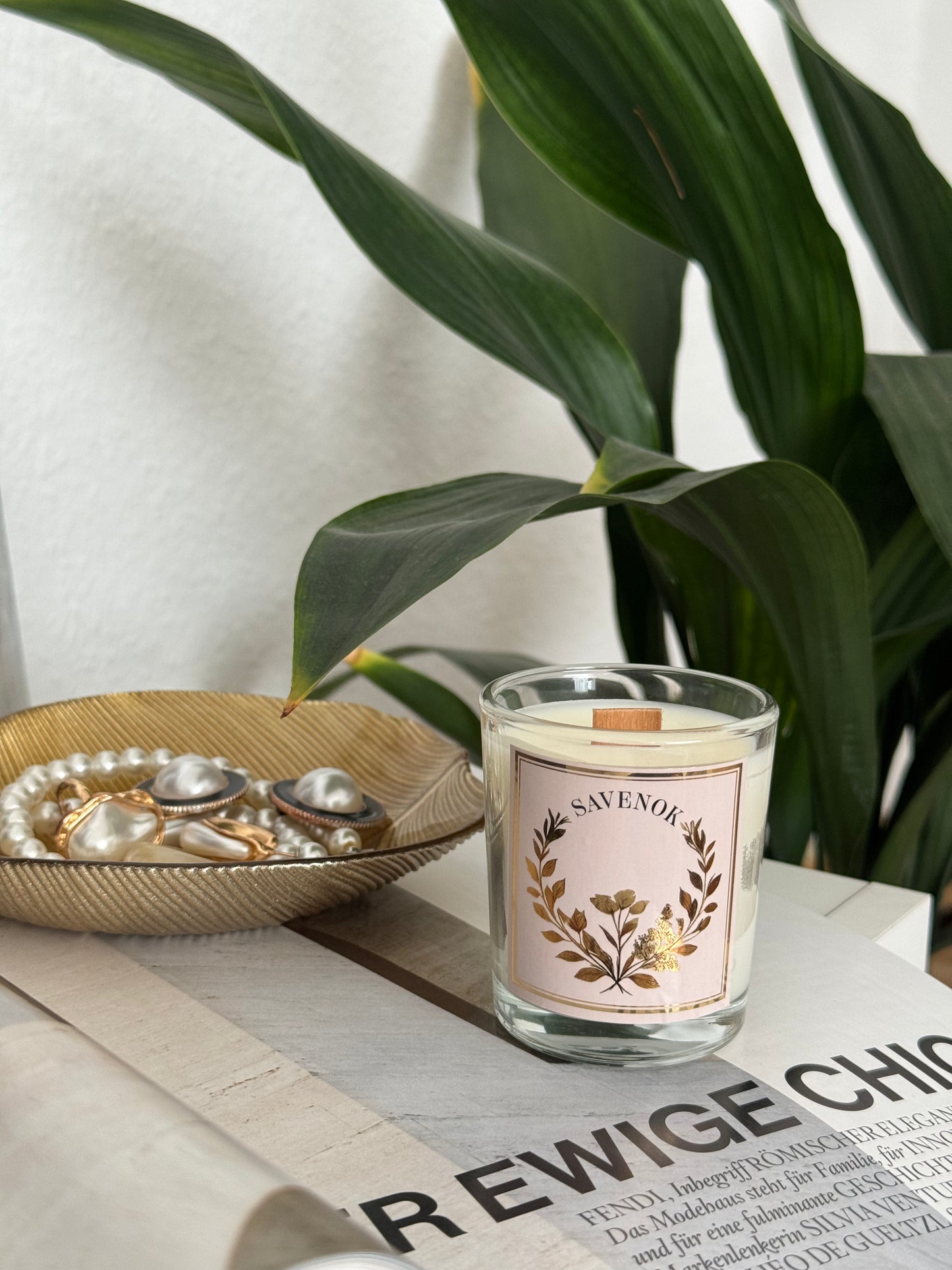 Duftkerze „Goldene Geißblattblüte & Jasmin“ – sinnlich, blumig & warm | SAVENOK