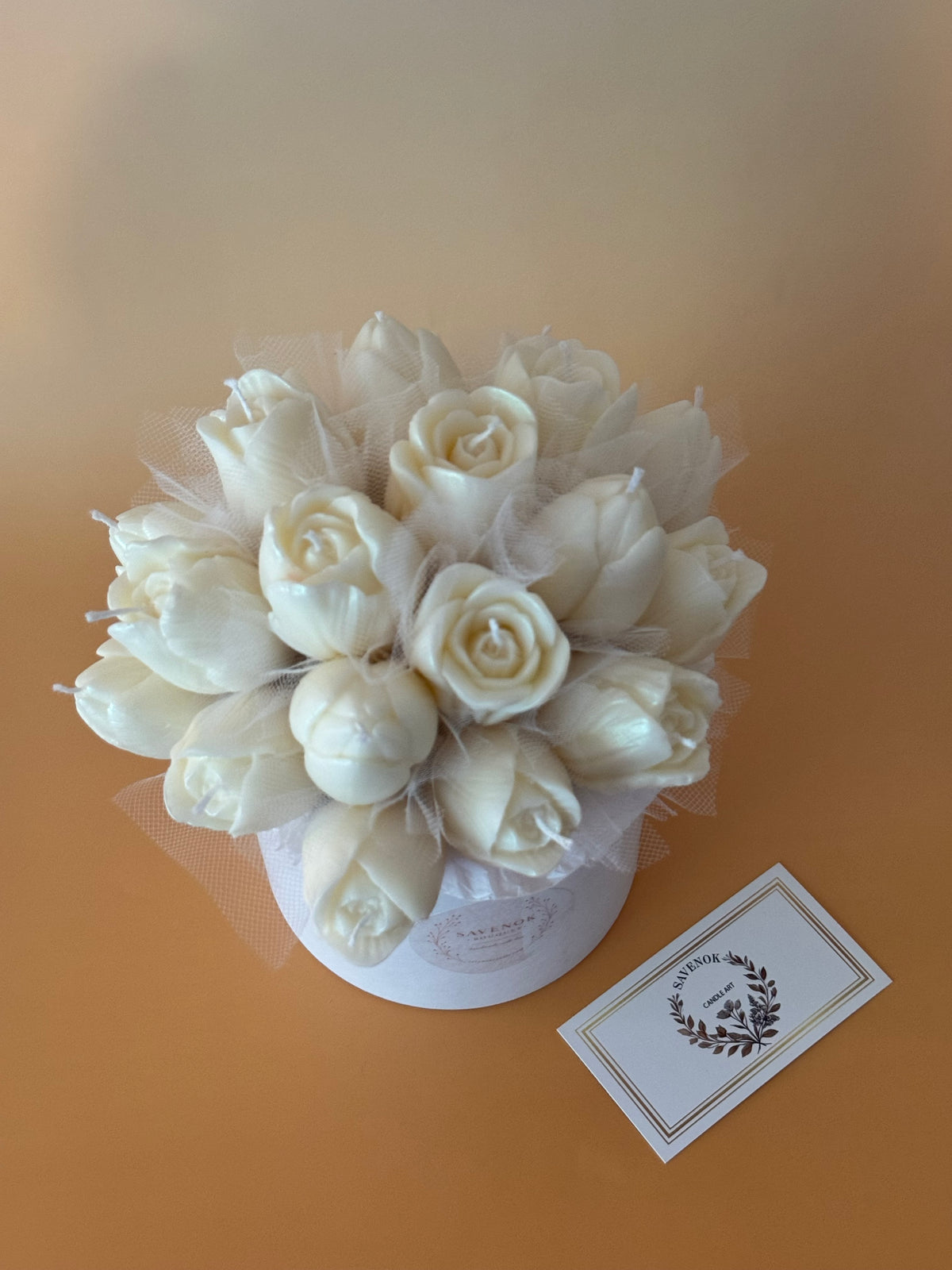 Kerzenstrauß „Ivory Tulip Elegance“ – von SAVENOK Candle Art